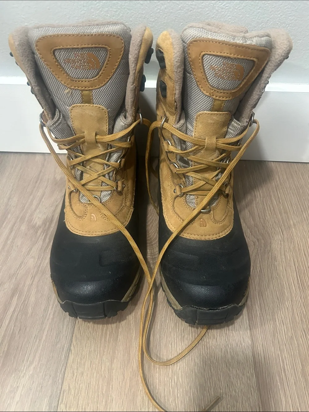 The North Face Tan and Black Insulated Lace-Up Winter Boots (11.5)